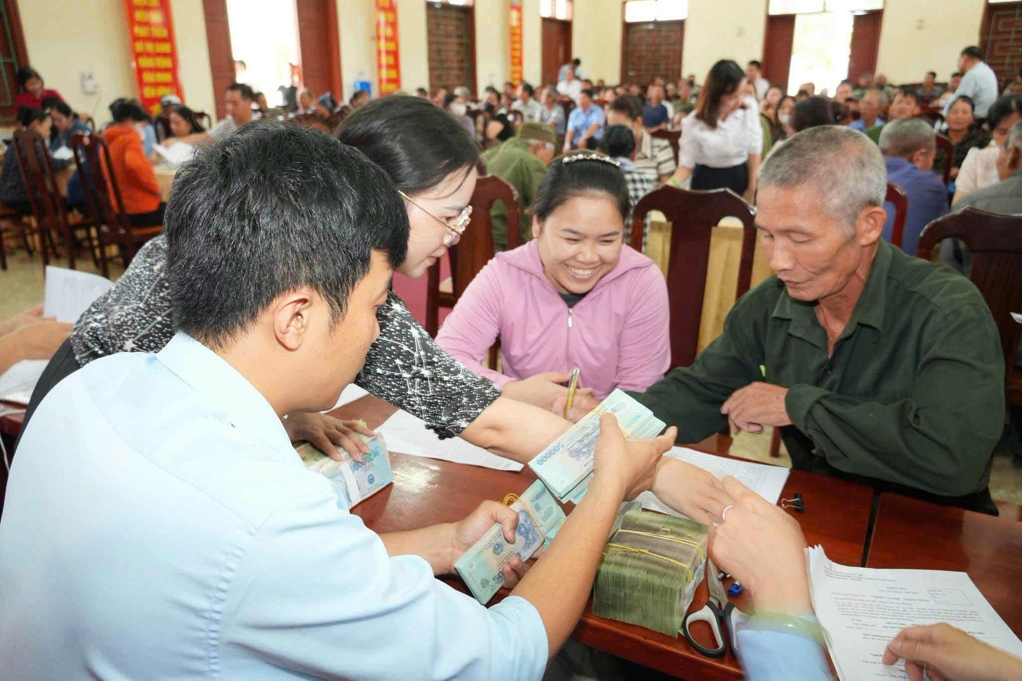 💰🤝🚄 CHI TRẢ BỒI THƯỜNG ĐỢT 1 CHO 94 HỘ DÂN – BẮC AN PHỤ ĐỒNG LÒNG MỞ LỐI ĐÓN ĐOÀN TÀU TƯƠNG LAI 🇻🇳✨